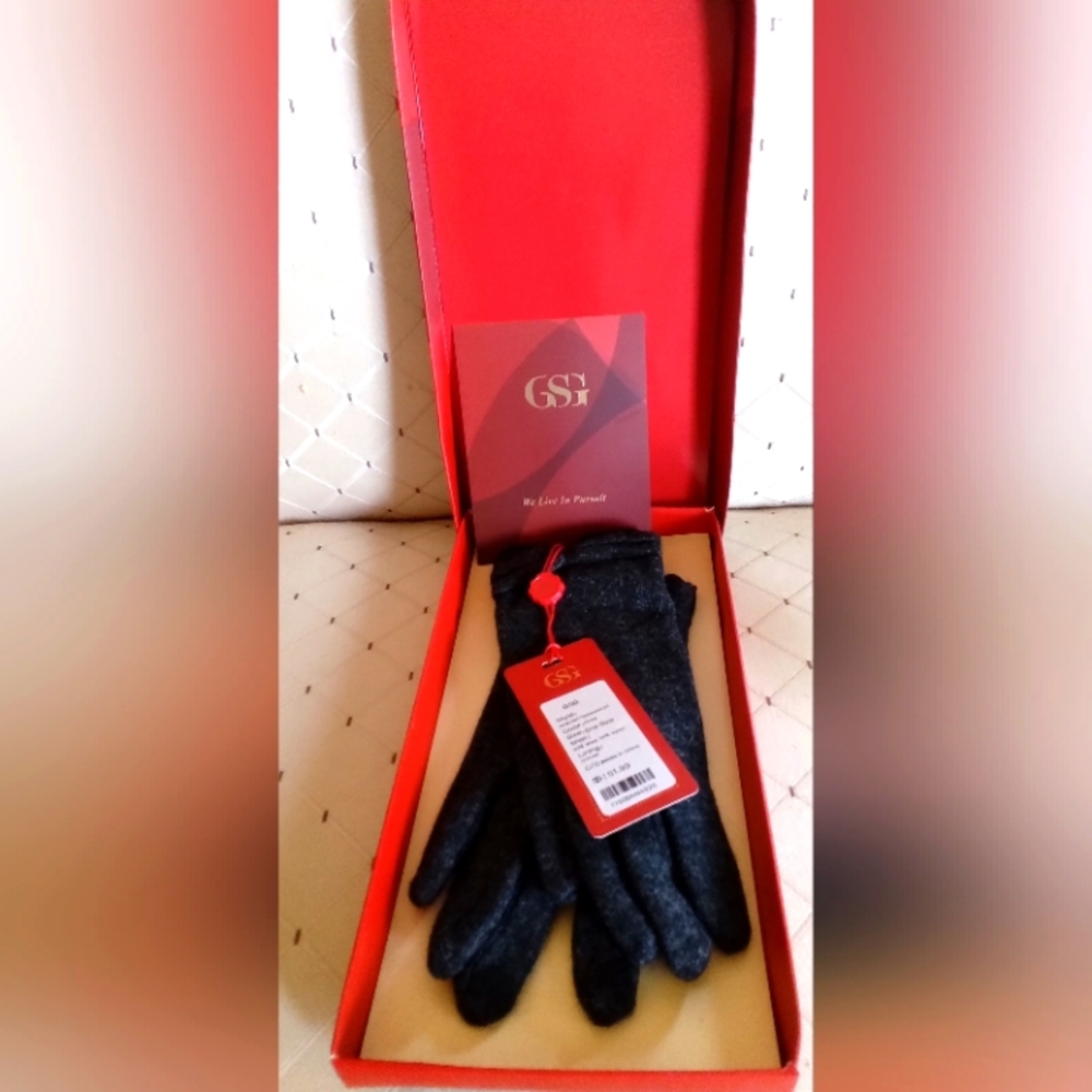 GSG GLOVES NWT